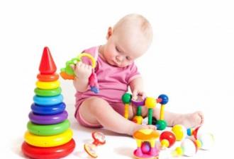 Six-month-old baby: developmental features, games and exercises