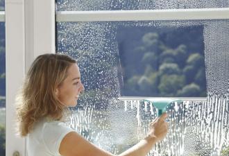 How to quickly wash windows without streaks at home