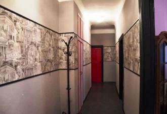 How to combine wallpaper in the hallway
