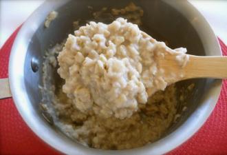 Paano magluto ng oatmeal sa tubig: mga recipe at tip